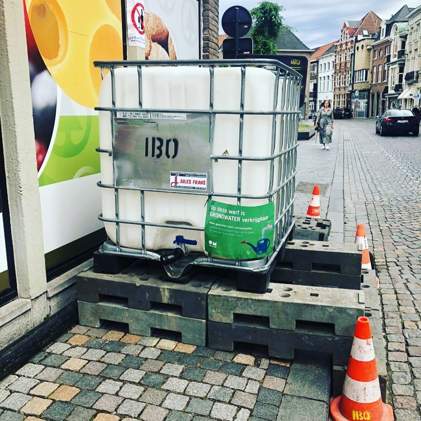 Buurtbewoners van de Sint-Katelijnestraat kunnen gratis water gaan halen aan de…